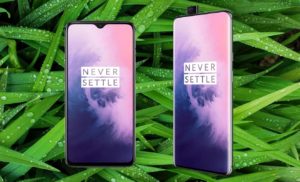OnePlus 7 and OnePlus 7 Pro with Grass Background