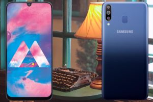 Samsung Galaxy M30 with Table Lamp Background