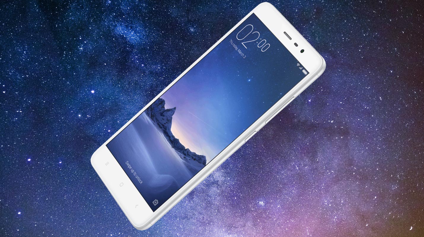 Xiaomi Redmi Note 3 with Sky Background