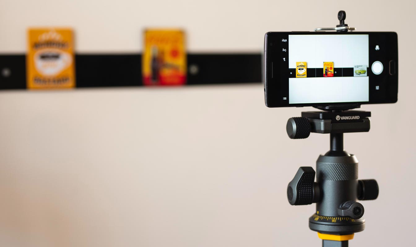 OnePlus 2 with Camera Tripod