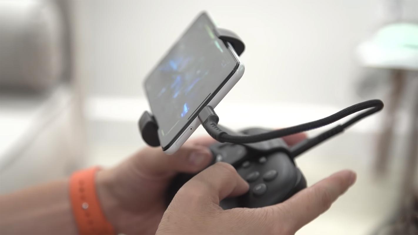 Pixel Phone With Google Stadia Controller