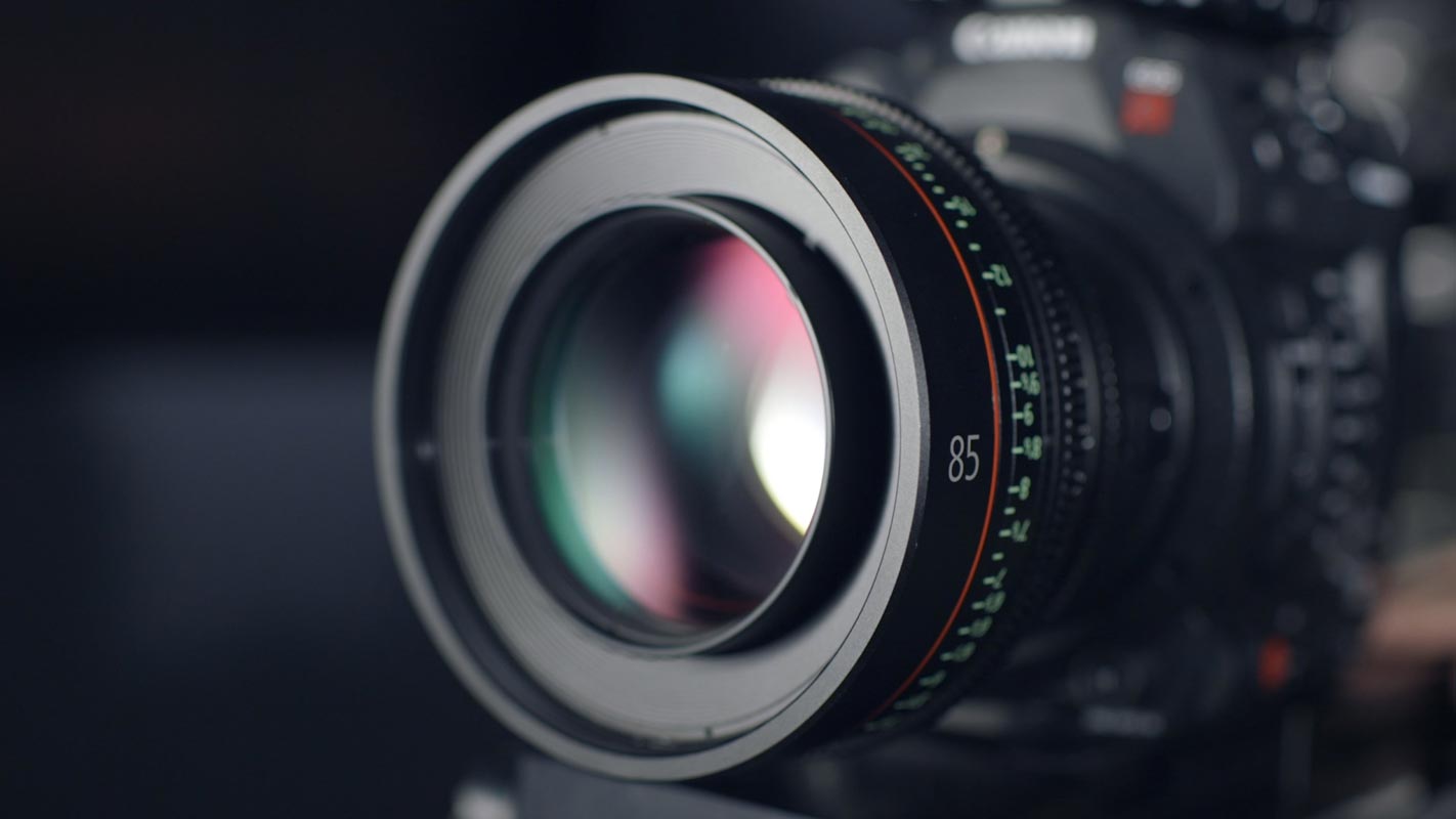 DSLR Camera Lens Measures Focus