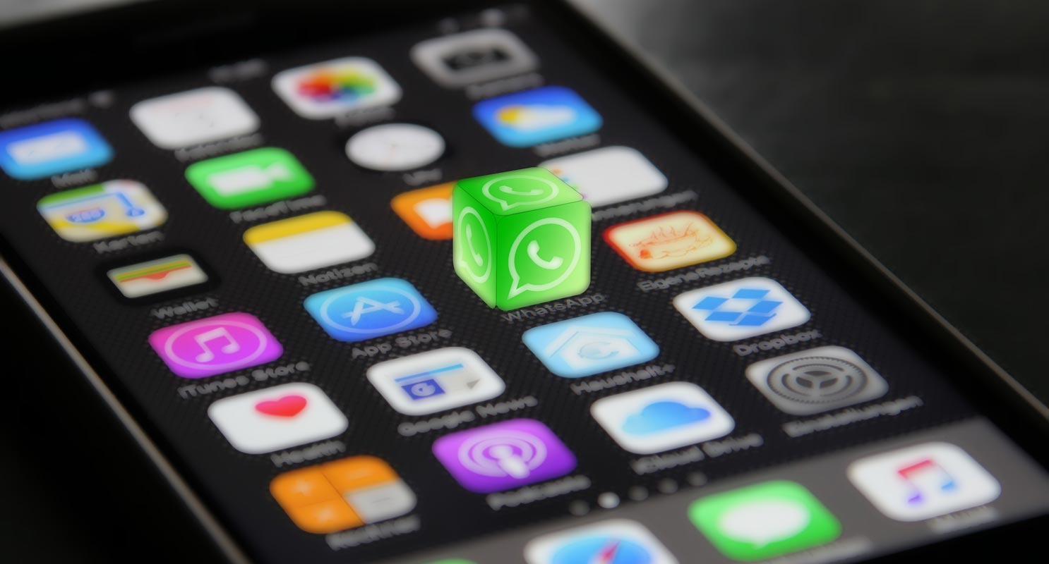 Whatsapp 3D logo in iPhone