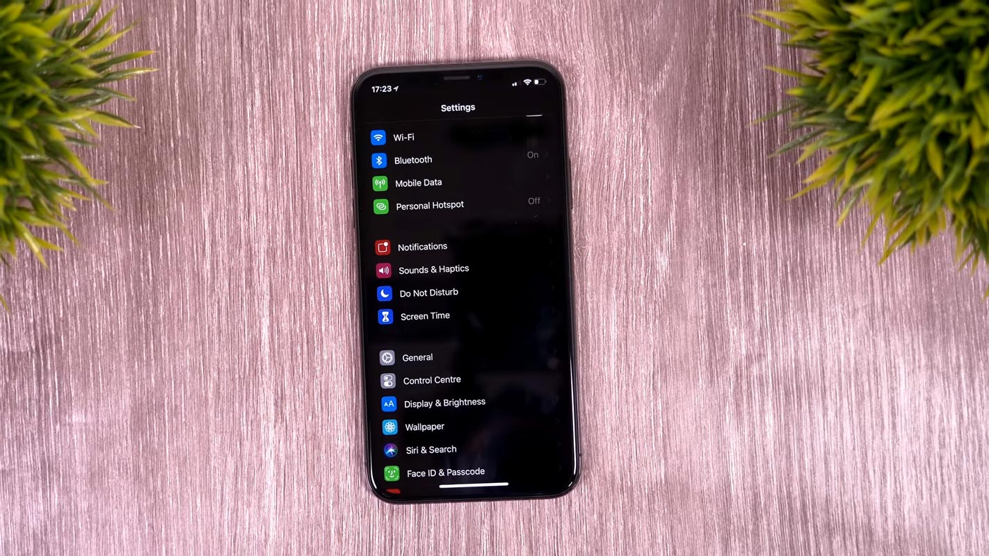 iPhone Dark Mode