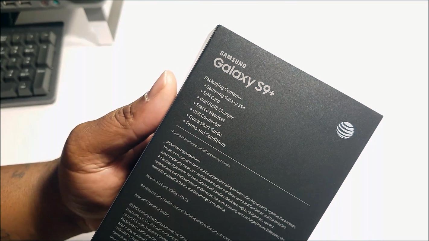 AT&T Logo on Samsung Galaxy S9 Plus Retail box