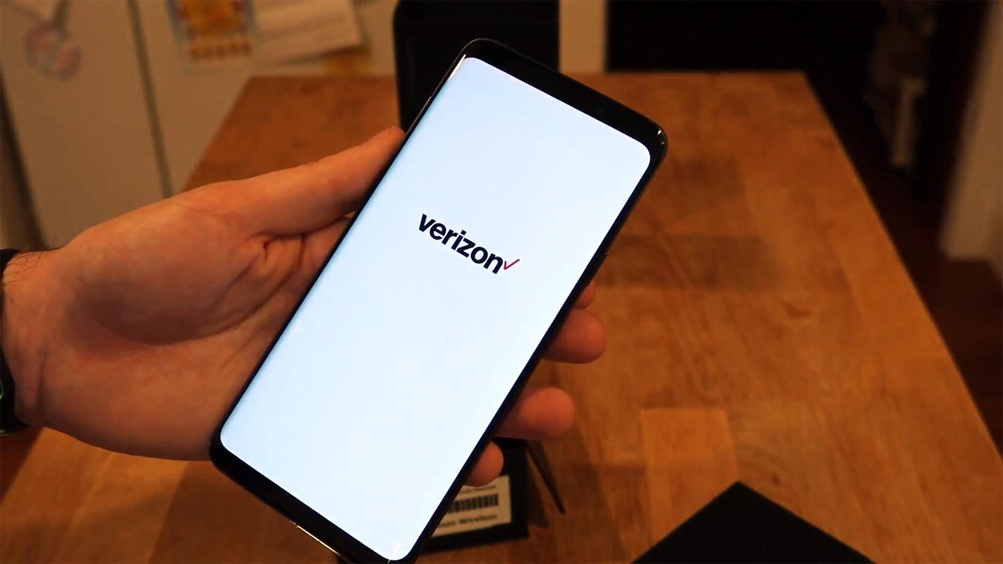 Verizon Samsung Galaxy S9 Plus in the hand