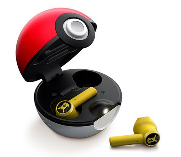 Pikachu pokéball Wireless Case Opened