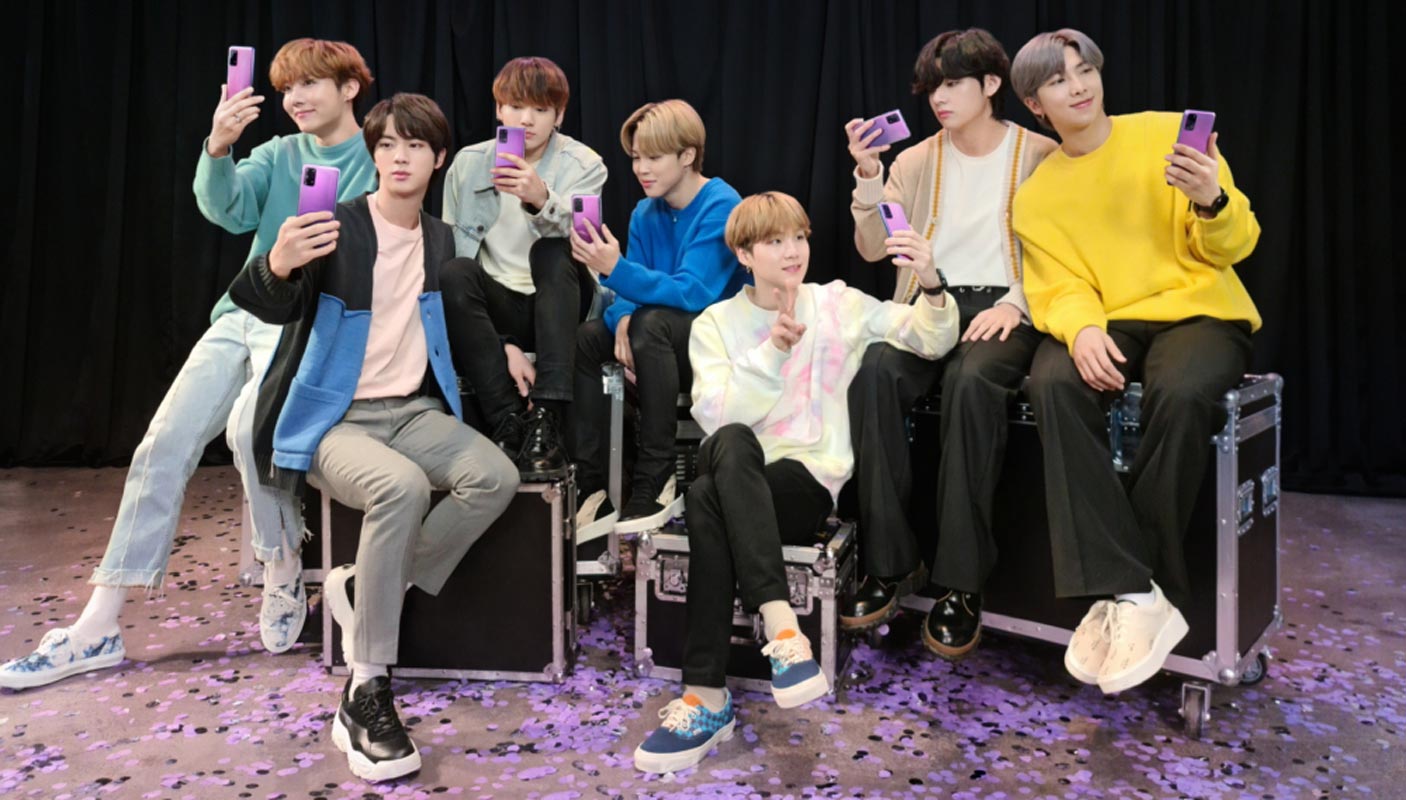 Samsung Galaxy S20 Plus BTS Band Posing