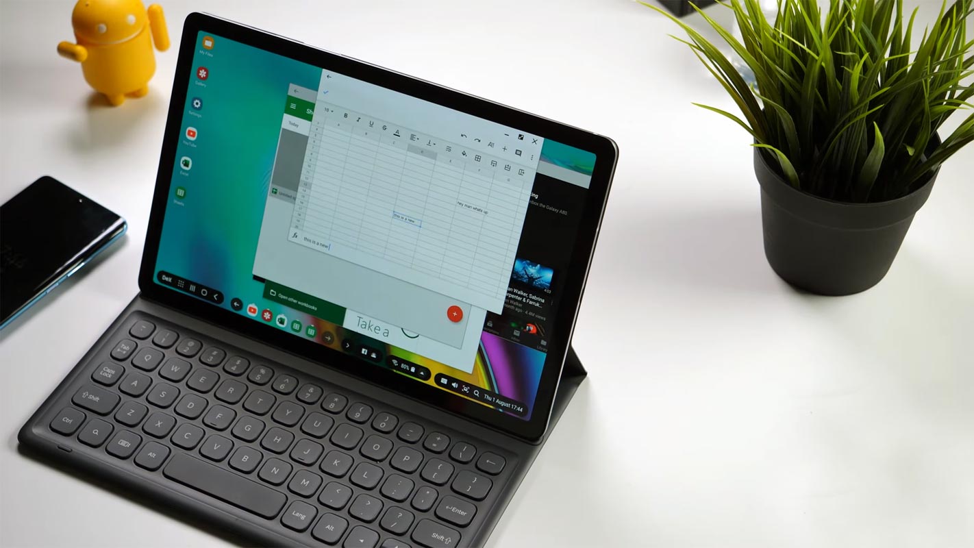 Samsung Galaxy Tab S5e With Keyboard on the Table