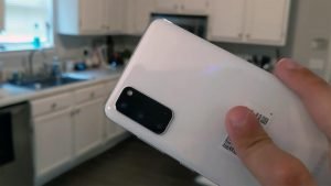 Verizon Samsung Galaxy S20 5G UW in Hand