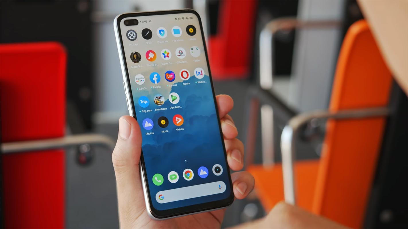Realme X3 unlocked screen in the hand