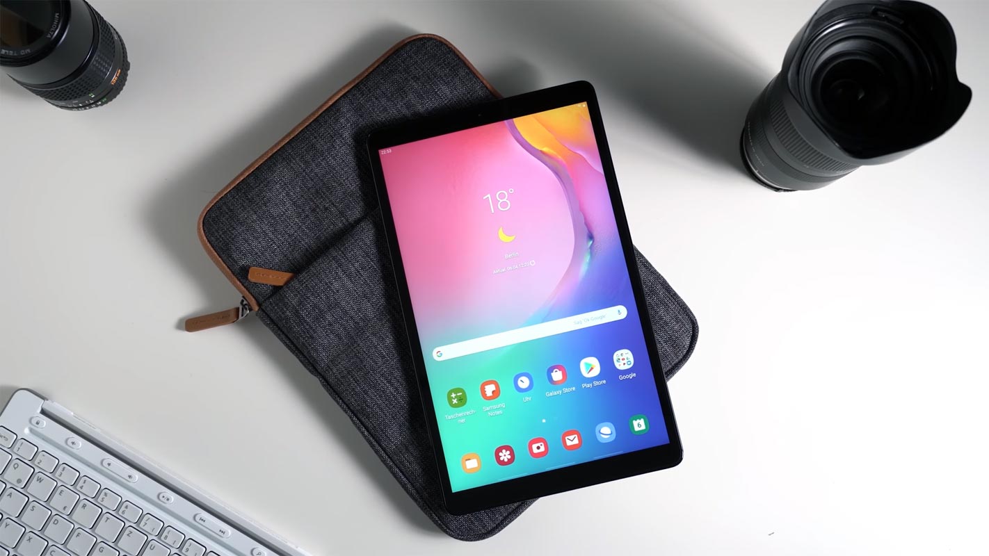 Samsung Galaxy Tab A 10.1 2019 with Cover and Keyboard
