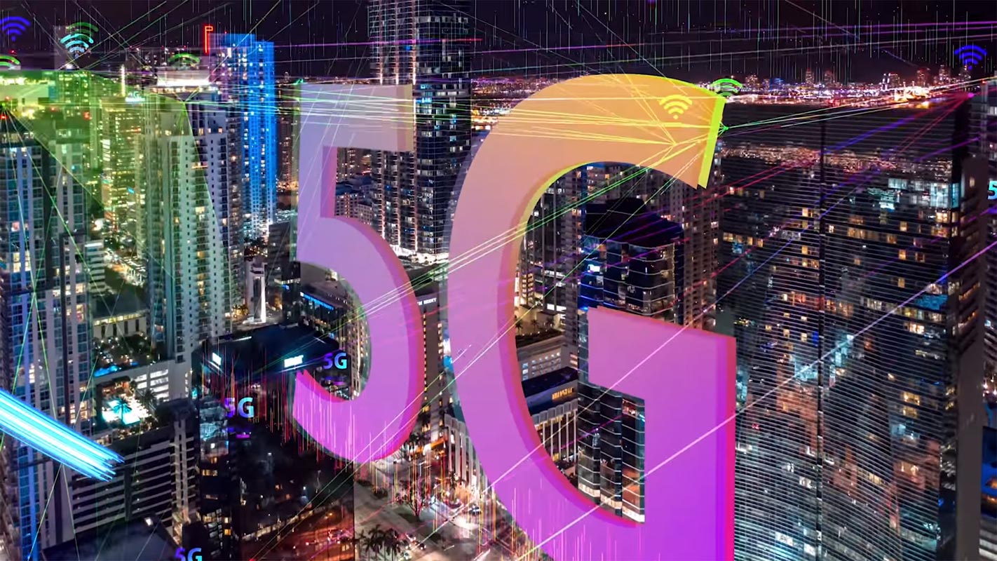 5G Logo in the Middle of Town Animation