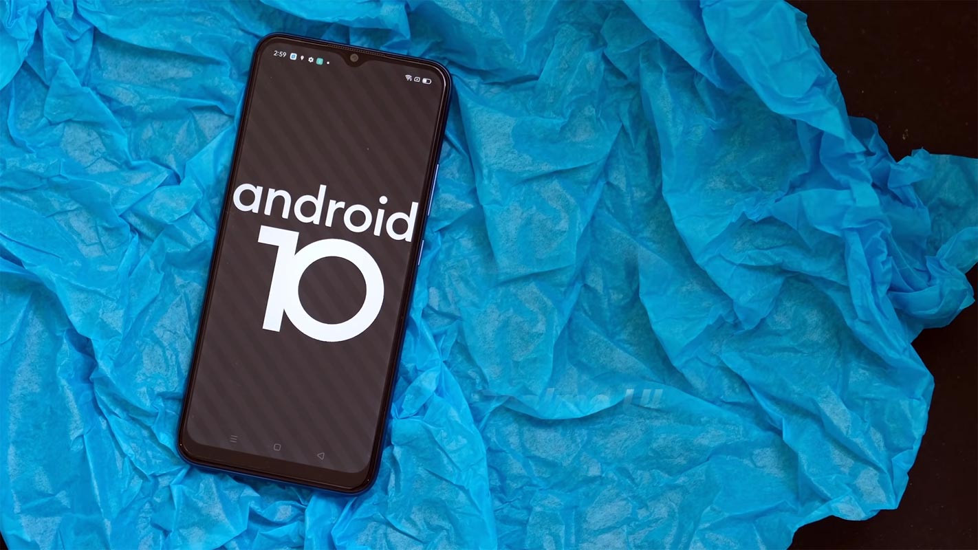 Realme C15 with Android 10 Logo