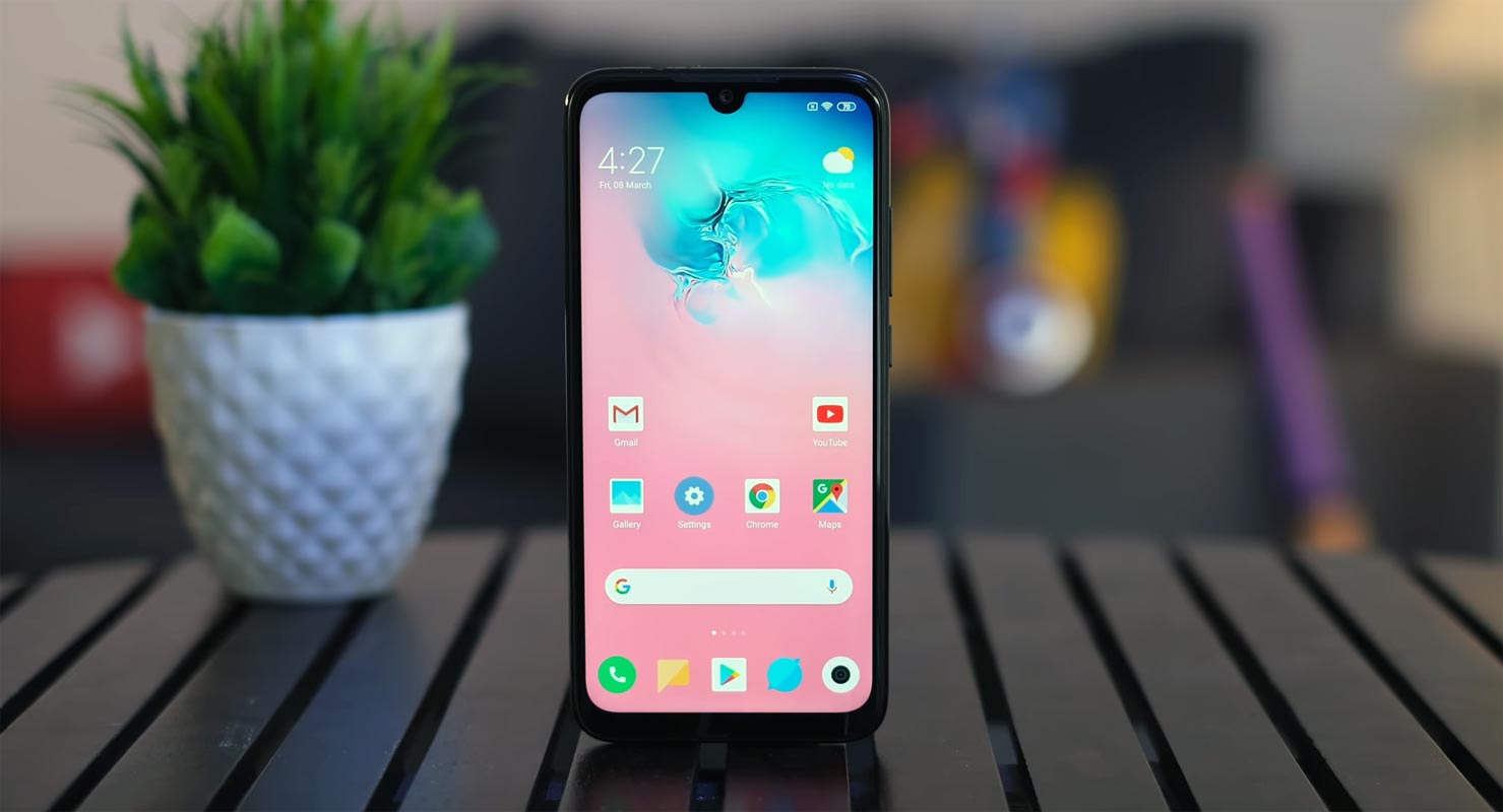 Xiaomi Redmi Note 7 Pro Unlocked Home screen on the table