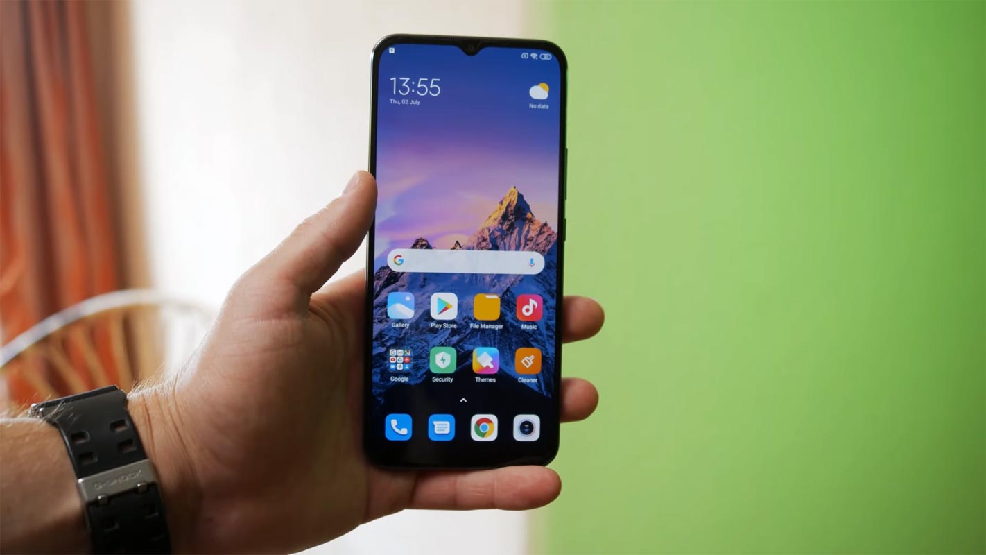 Xiaomi Mi 10T Lite 5G Unlocked Home Screen in hand