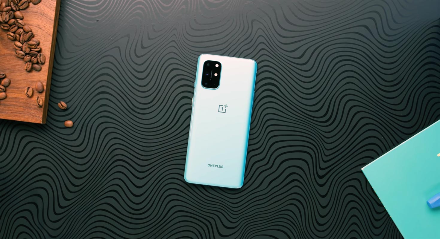 OnePlus 8T Backside on the Table