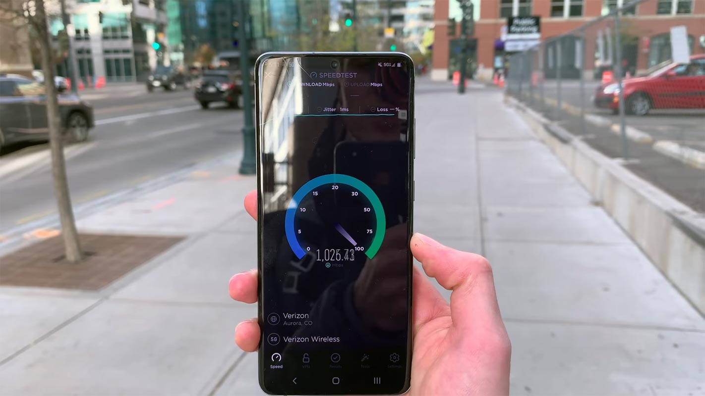 Smasung galaxy S20 Verizon 5G test in Speedtest