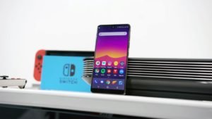 Essential PH-1 Unlocked Hoem Screen on Table