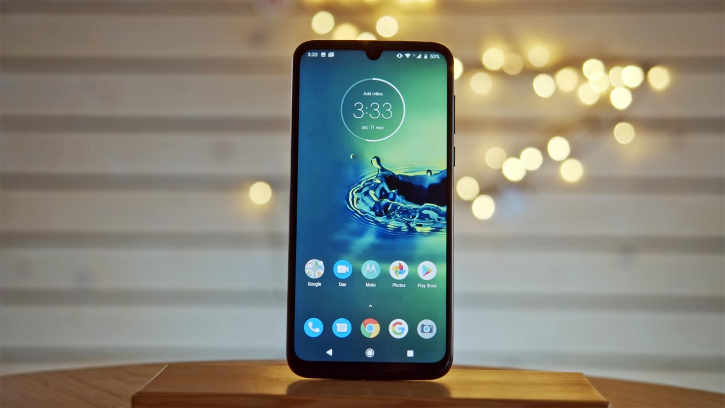 Moto G8 Plus Home Screen Unlocked in the Table