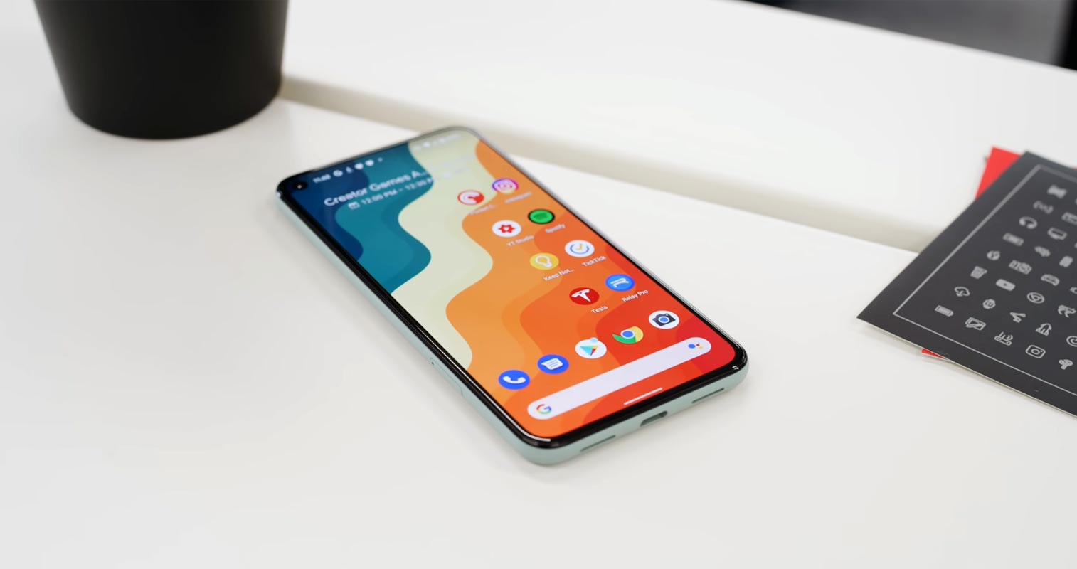Google Pixel 5 Apps Screen on the Table