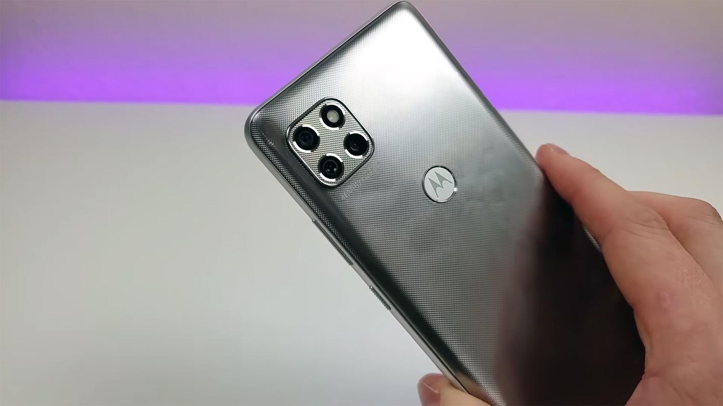 Motorola One Ace 5G UW Verizon Mobile Rear Side