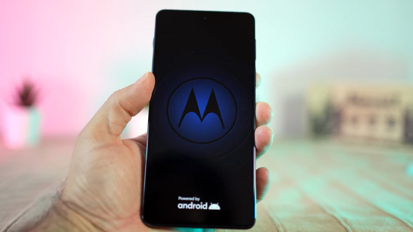 Motorola Edge 20 Pro boot logo