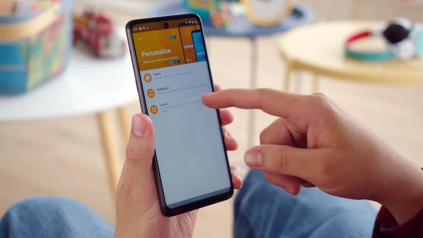 Motorola Moto One 5G Ace Android 11 Personalize Options