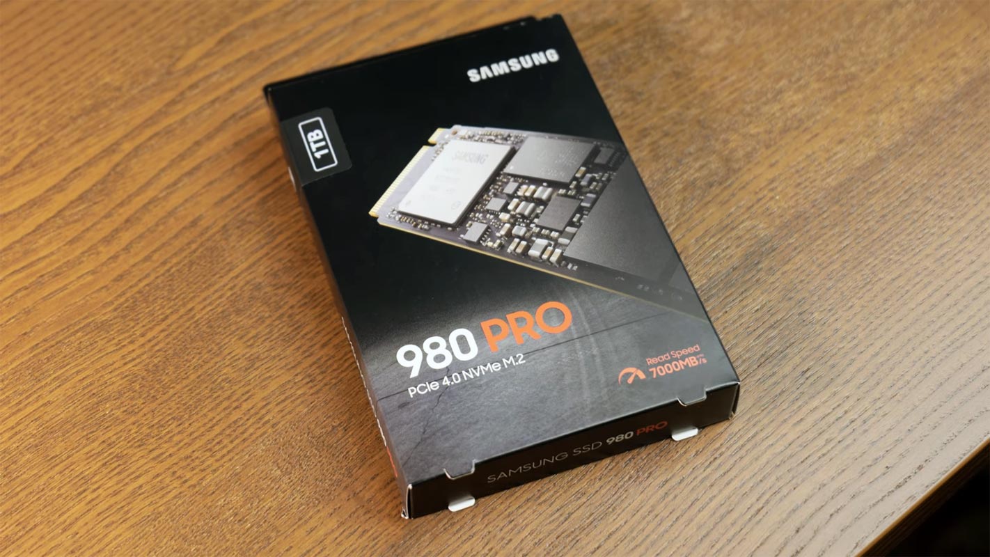 SAMSUNG 980 PRO NVMe SSD with Retail Box