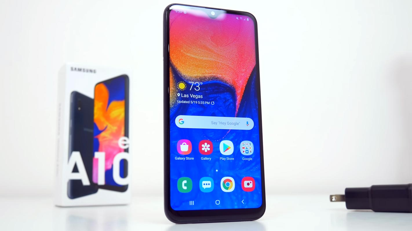 Samsung Galaxy A10e Android 11 Home Screen With Retail Box