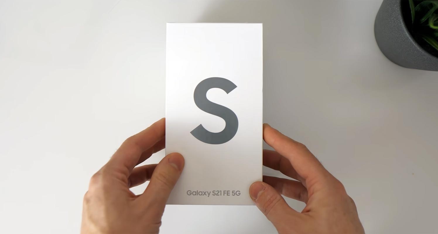 Samsung Galaxy S21 FE 5G Retail Box