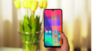 samsung galaxy m30s home screen in hand