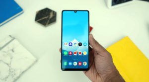 samsung galaxy a42 5g home screen in one hand