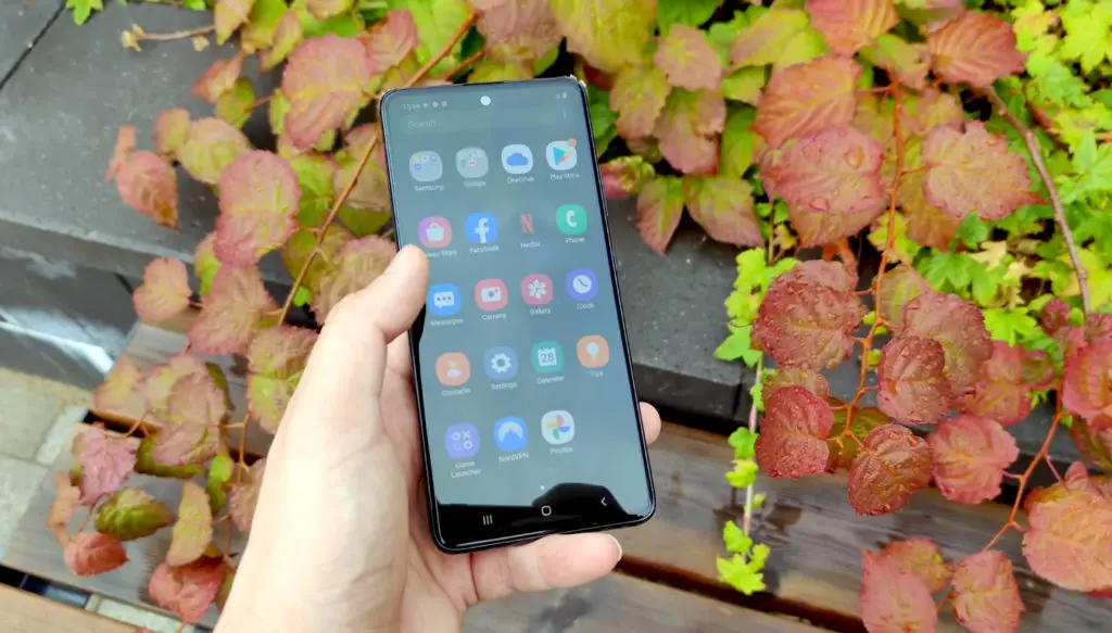 samsung galaxy a51 5G in table