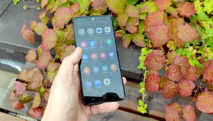 samsung galaxy a51 5G in table