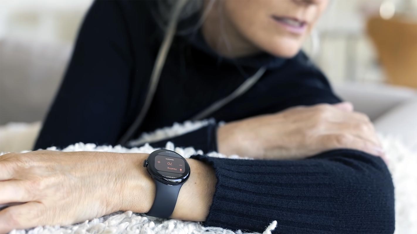 Google Pixel Watch in Hand