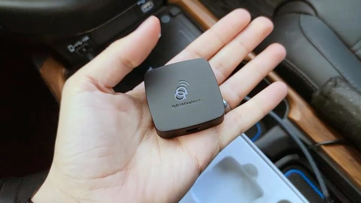AA Wireless Android Auto in the Hand