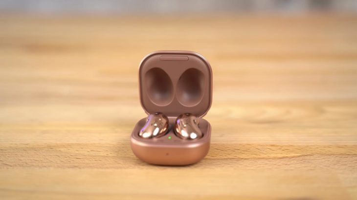 Samsung Galaxy Live Buds on the Wooden Table