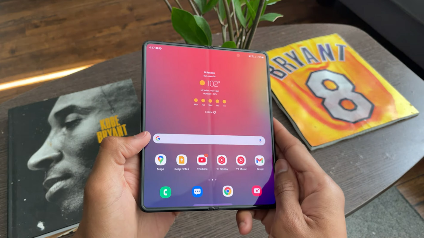 samsung galaxy z fold 3 open