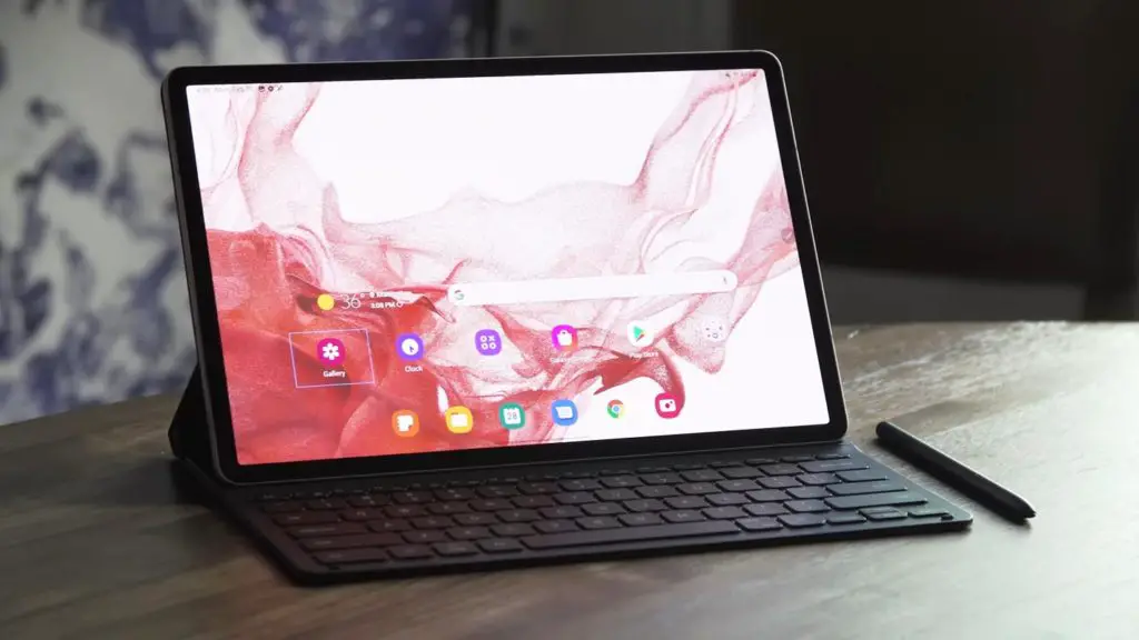 Samsung Galaxy Tab S8 Android 12 With Keyboard and S Pen