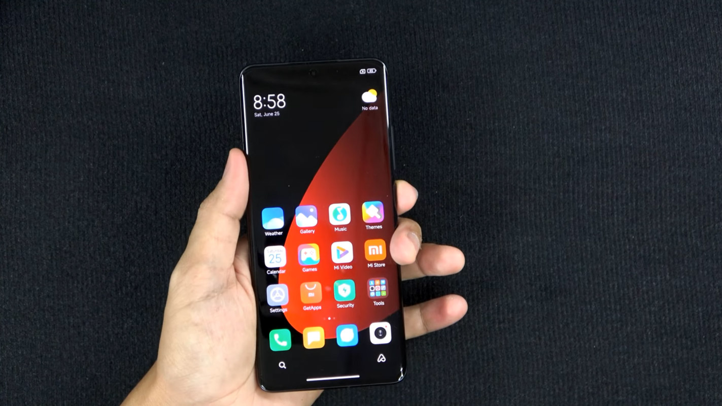 xiaomi 12s home screen in single hand