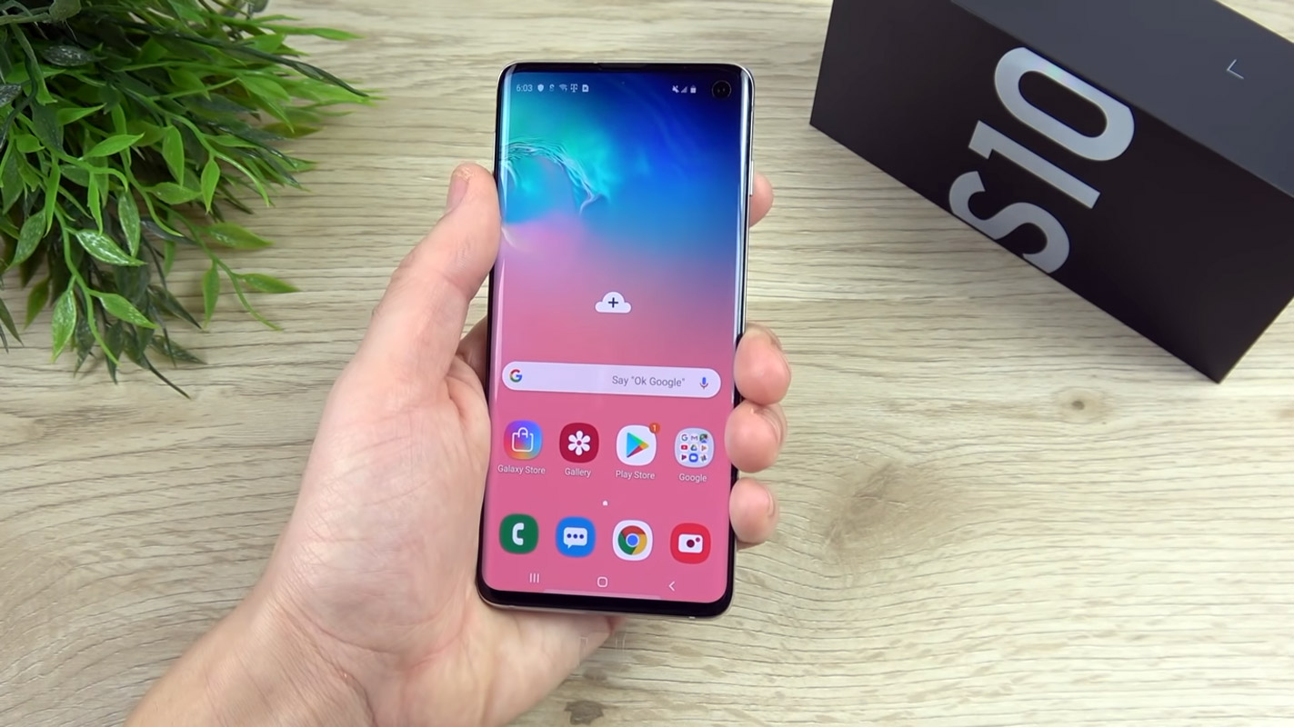 samsung galaxy s10 on the table