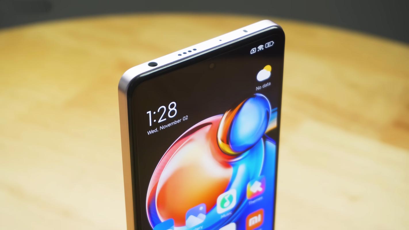 Xiaomi Redmi Note 12 OLED Screen Prototype