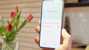Samsung Galaxy S23 Brightness Control