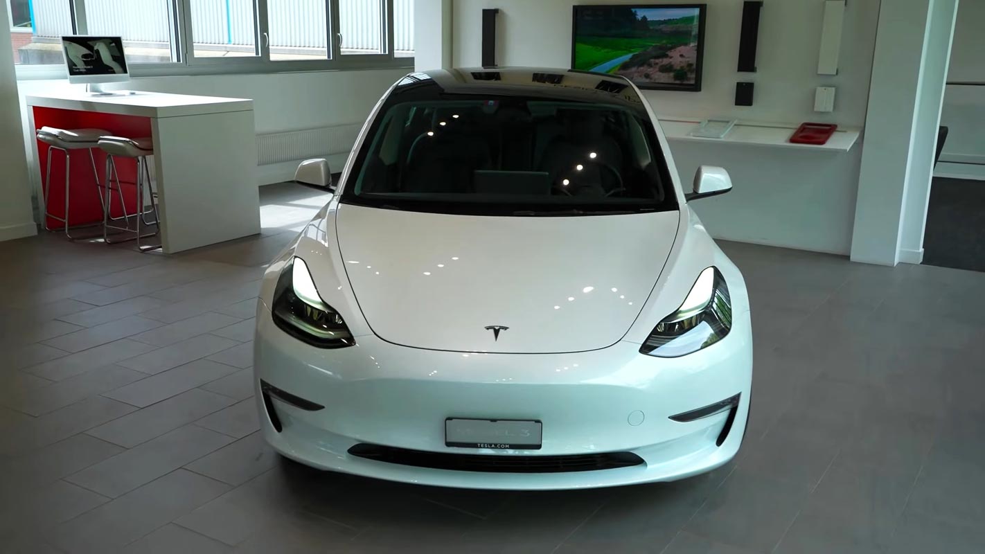 Tesla 3 in Office Call