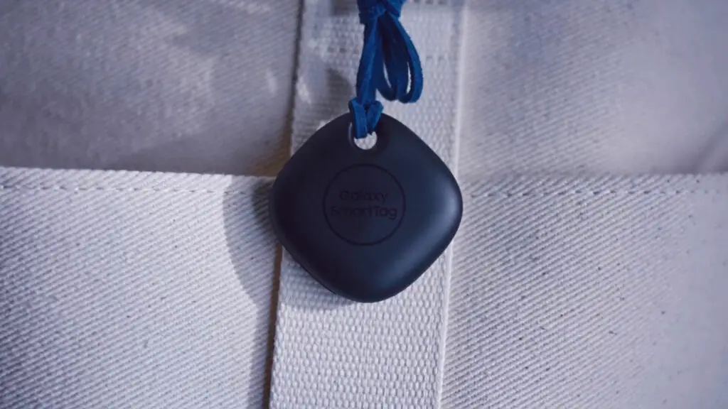 Samsung Galaxy SmartTag 2 in Clothed Bag