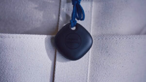 Samsung Galaxy SmartTag 2 in Clothed Bag