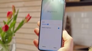 Samsung Galaxy S23 Adaptive Brightness