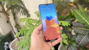 Samsung Galaxy F16 Locked Home Screen