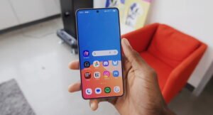 Samsung Galaxy S25 Edge Unlocked Home Screen